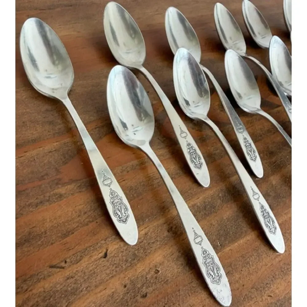 Oneida Community Silverplated Birds of Paradise 1923 Set of 11 Teaspoons